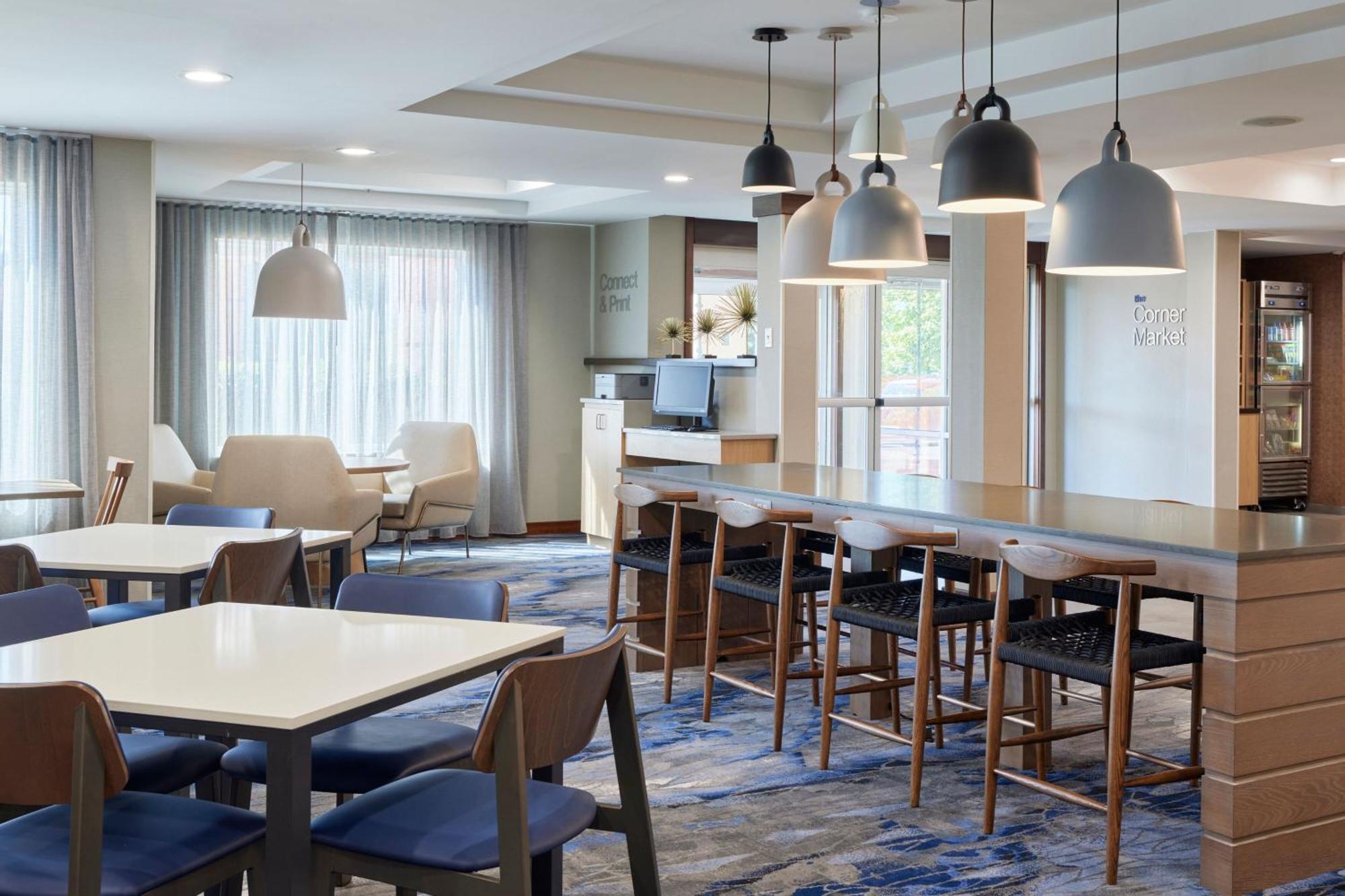 Fairfield Inn & Suites Burlington Bagian luar foto