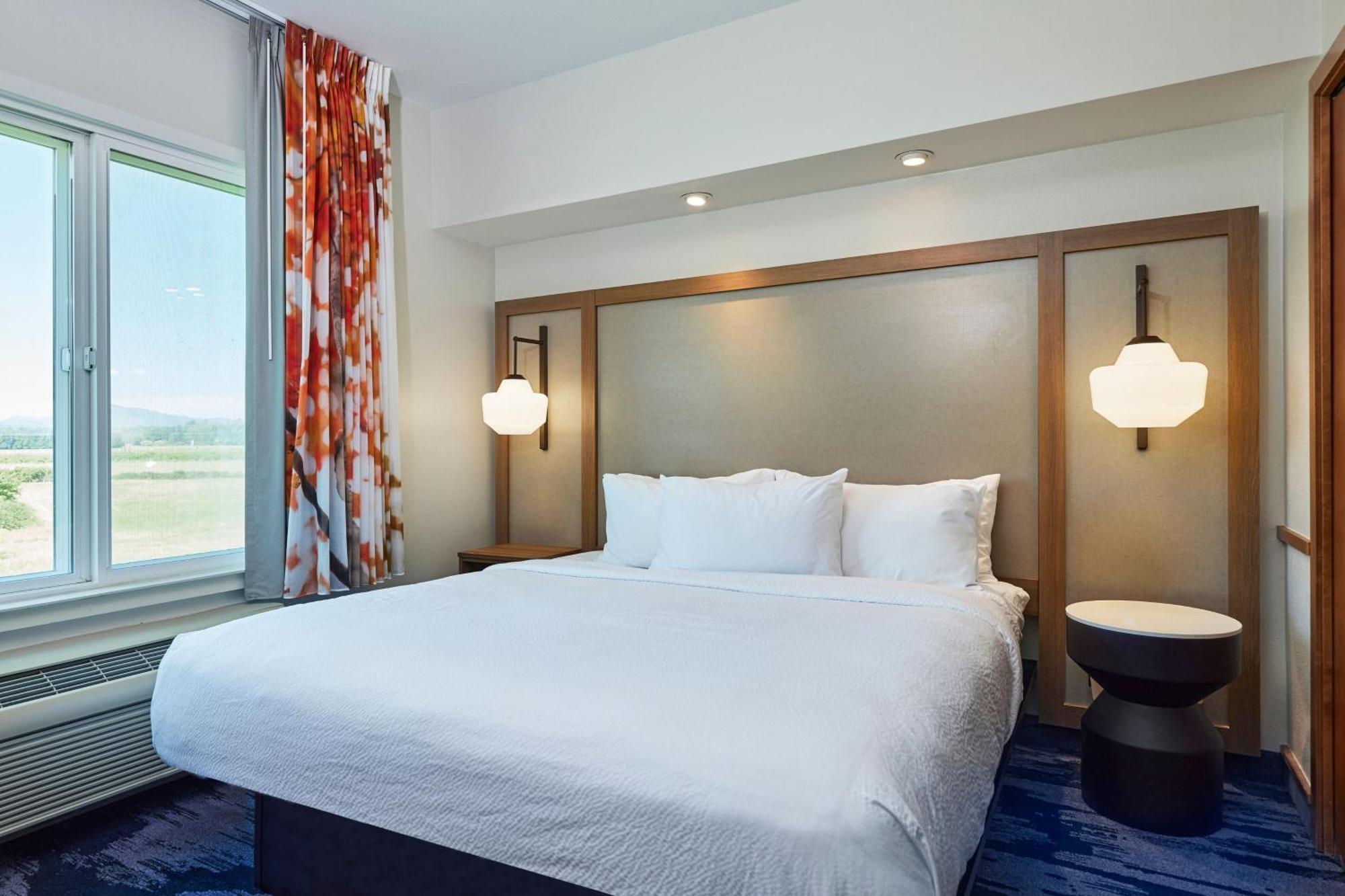 Fairfield Inn & Suites Burlington Bagian luar foto