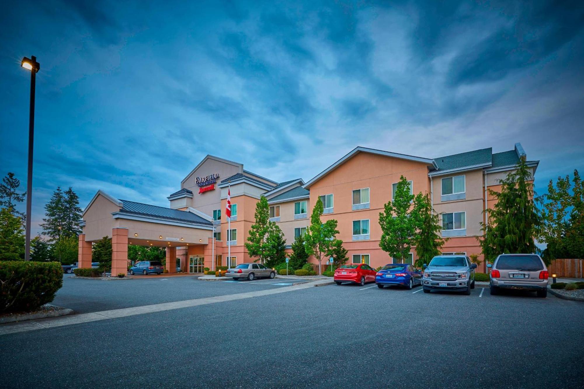 Fairfield Inn & Suites Burlington Bagian luar foto