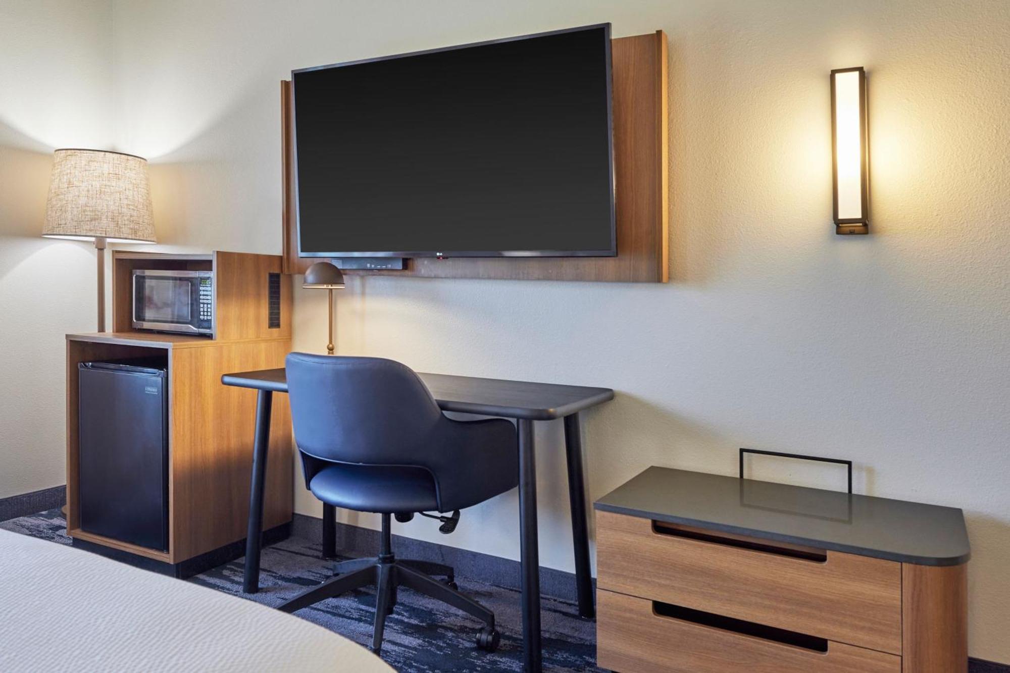 Fairfield Inn & Suites Burlington Bagian luar foto