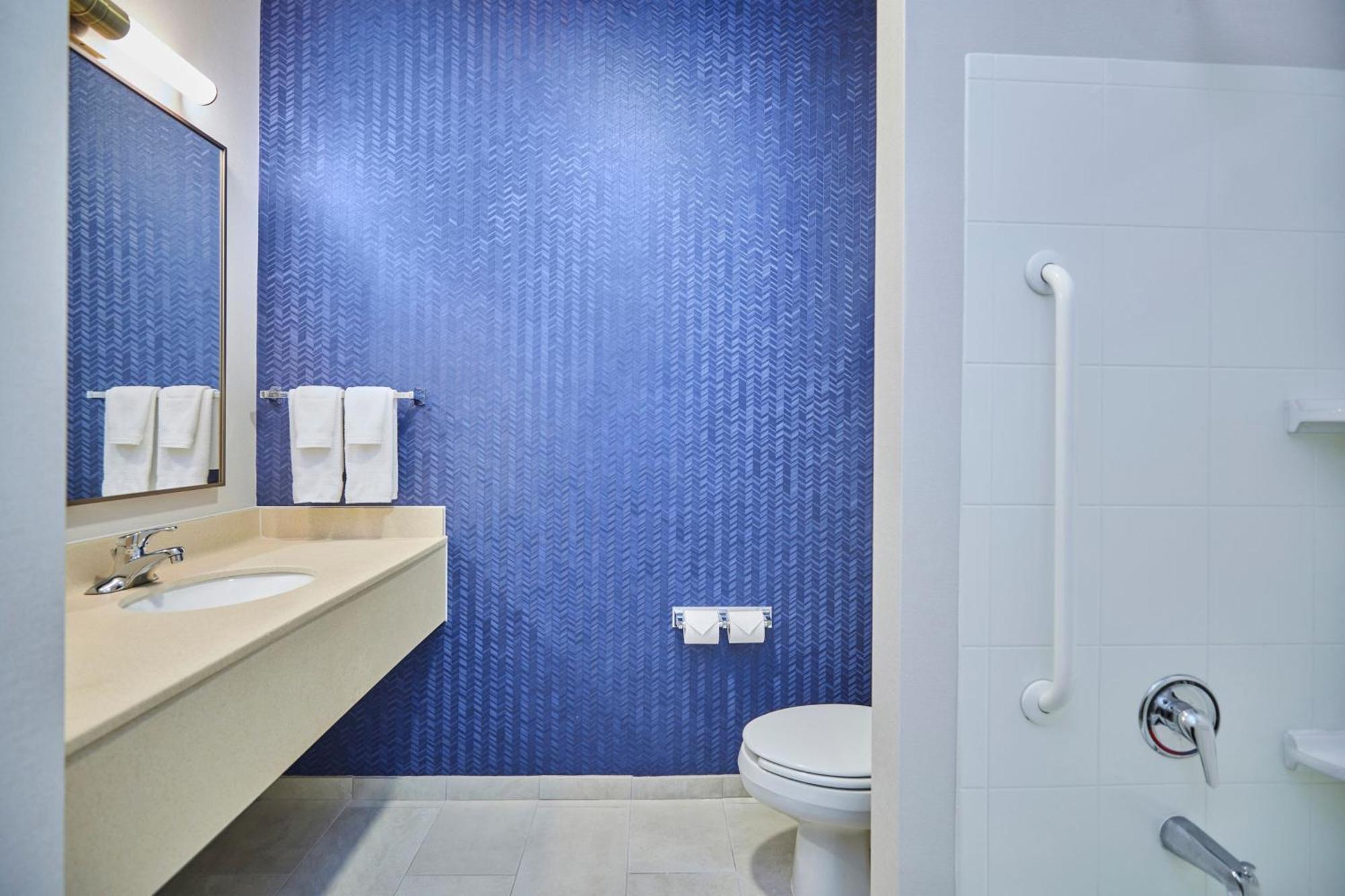 Fairfield Inn & Suites Burlington Bagian luar foto