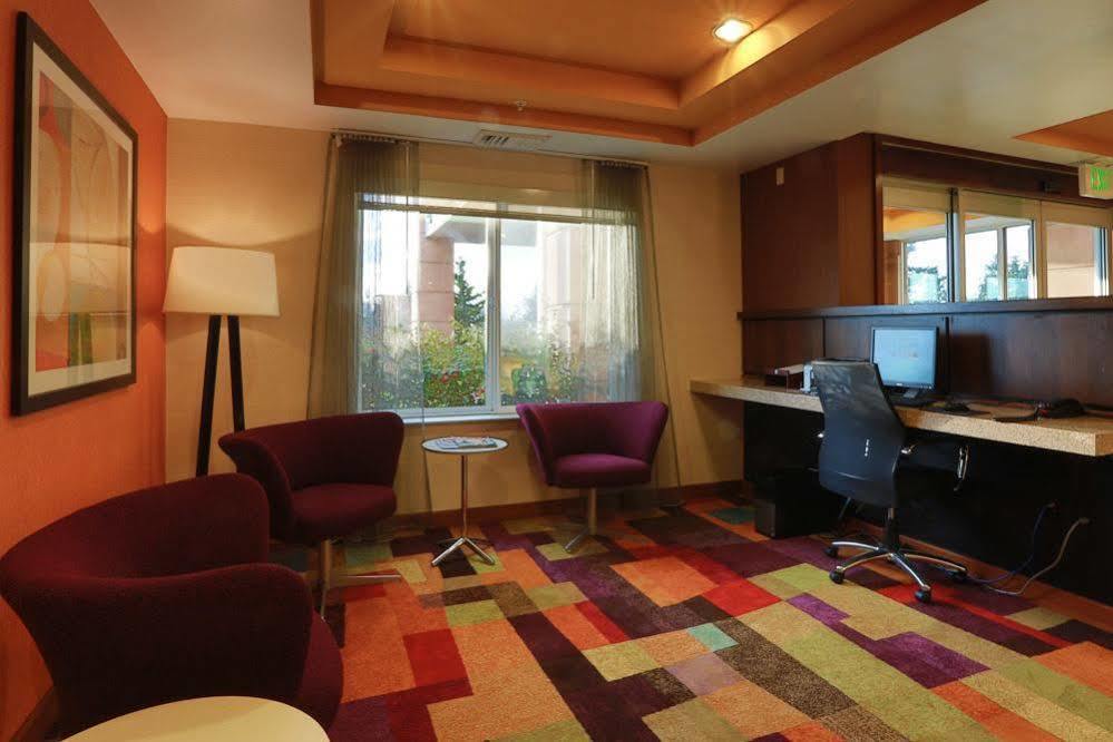 Fairfield Inn & Suites Burlington Bagian luar foto