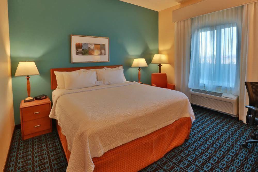 Fairfield Inn & Suites Burlington Bagian luar foto
